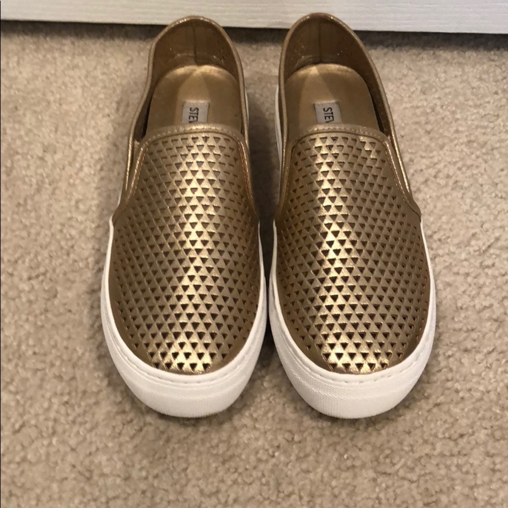 Steve Madden Gills Sneaker